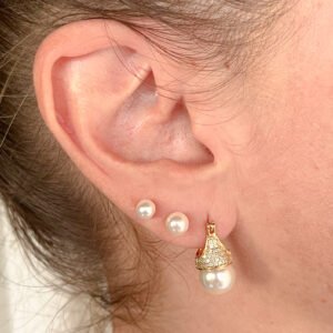 Brinco Lady Di Folheado a ouro 18k com pérola e detalhes em Micro cravação de Zircônias - Image 2