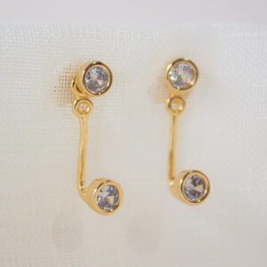 Brinco Ear Jacket folheado a ouro 18k com pequenos detalhes em zircônia - Image 1