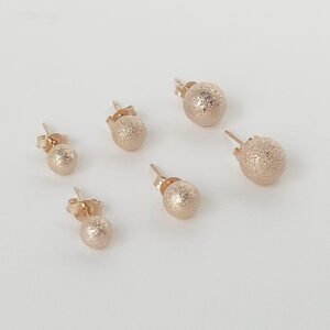 Brinco Trio de Esferas Foscas Folheado a ouro 18k - - Image 3