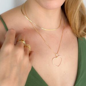 Gargantilha Coração Vazado Folheado a ouro 18k com detalhes em micro cravação de zircônias - Image 5