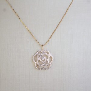 Gargantilha Flor Folheada a ouro 18k cravejada em zircônias - Image 3