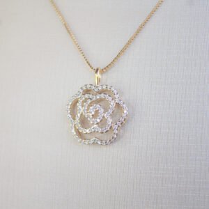 Gargantilha Flor Folheada a ouro 18k cravejada em zircônias - Image 4