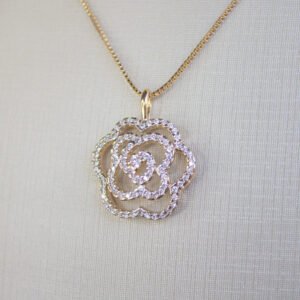 Gargantilha Flor Folheada a ouro 18k cravejada em zircônias - Image 5