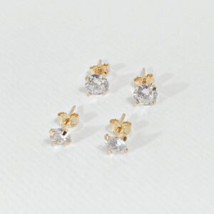 Brinco Duo de Zircônias Folheado a ouro 18k - Image 1
