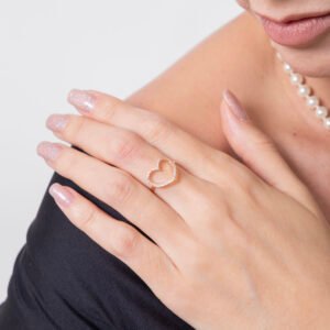 Anel Coração Vazado folheado a ouro 18k Cravejado de Micro Zircônias - Image 1