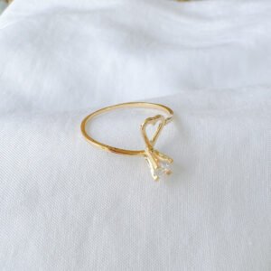 Anel Solitário com detalhe de coração folheado a ouro 18k - Image 1