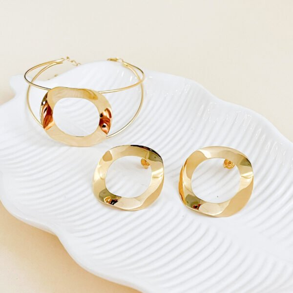 15325703374-circulo-organico-dourado-1.jpg