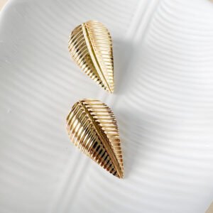 Brinco Maxi Folha Folheado a Ouro 18k - Image 1