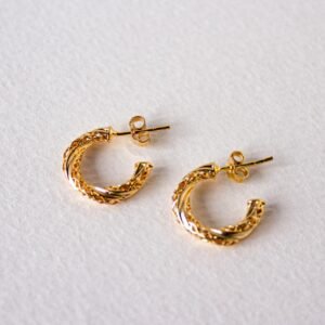 Brinco Meia Argola Filigrana Folheado a ouro 18k - Image 1
