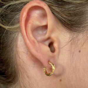 Brinco Meia Argola Filigrana Folheado a ouro 18k - Image 2