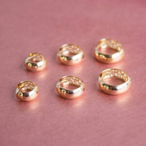 Brinco Trio de Argolas Folheado a ouro 18k com detalhe vazado - Image 1