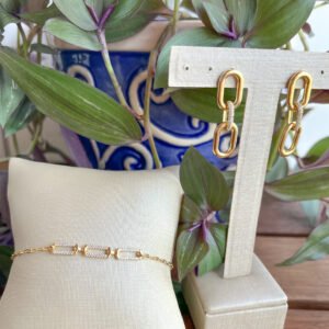 Brinco Elos Folheado a ouro 18k com detalhes em micro cravação de zircônias - Image 2