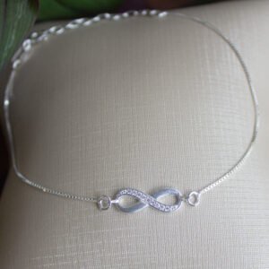 Pulseira Infinito em Prata com detalhes em micro cravações de zircônias - Image 1