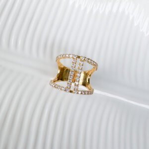 Anel Gold Cravejado de Zircônias - Image 1